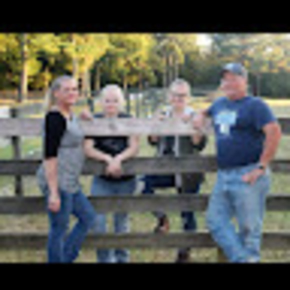 Meet your Posher, Holly harbison - Picture 1 of 1